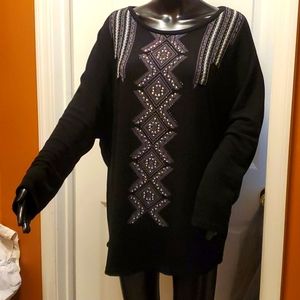 NWOT VOCAL Women's XL long-sleeved sweater Tunic in black w/embellishments